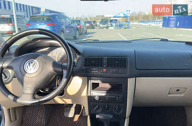 Хэтчбек Volkswagen Golf 1999 в 