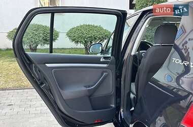 Хэтчбек Volkswagen Golf 2008 в 
