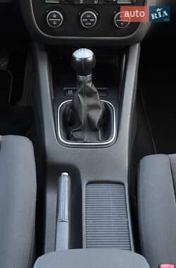 Хэтчбек Volkswagen Golf 2008 в 