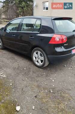 Хетчбек Volkswagen Golf 2004 в 
