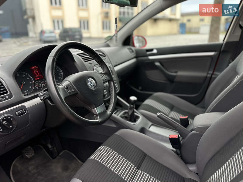 Хэтчбек Volkswagen Golf 2008 в Виннице