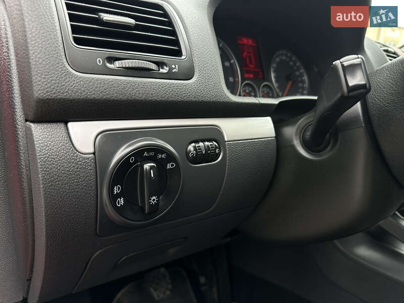 Хэтчбек Volkswagen Golf 2008 в Виннице