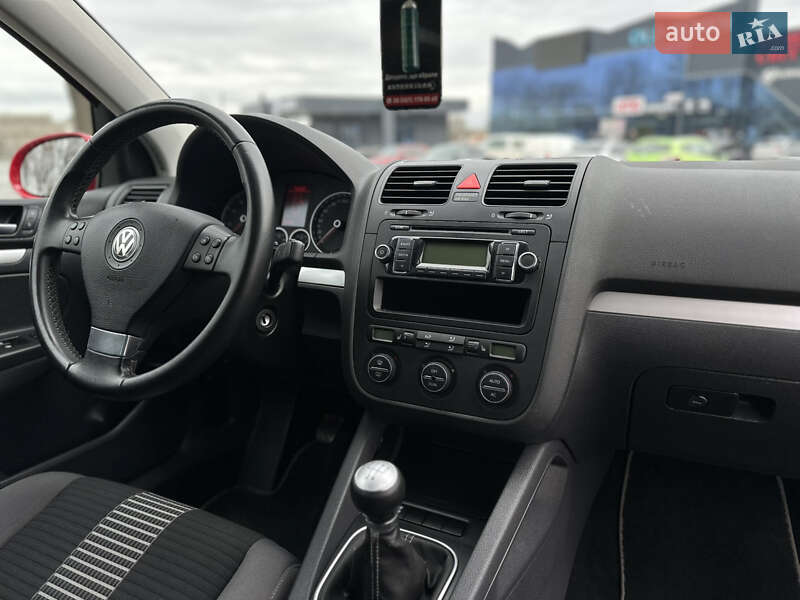 Хэтчбек Volkswagen Golf 2008 в Виннице