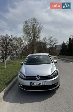 Хэтчбек Volkswagen Golf 2009 в 