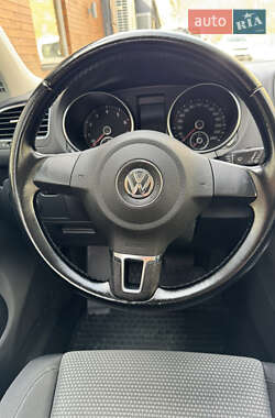 Хэтчбек Volkswagen Golf 2009 в 
