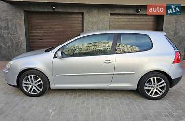 Хетчбек Volkswagen Golf 2006 в 