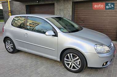 Хетчбек Volkswagen Golf 2006 в 