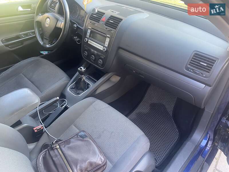 Універсал Volkswagen Golf 2008 в Рівному
