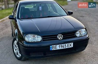 Хэтчбек Volkswagen Golf 1999 в 