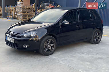 Хэтчбек Volkswagen Golf 2010 в 