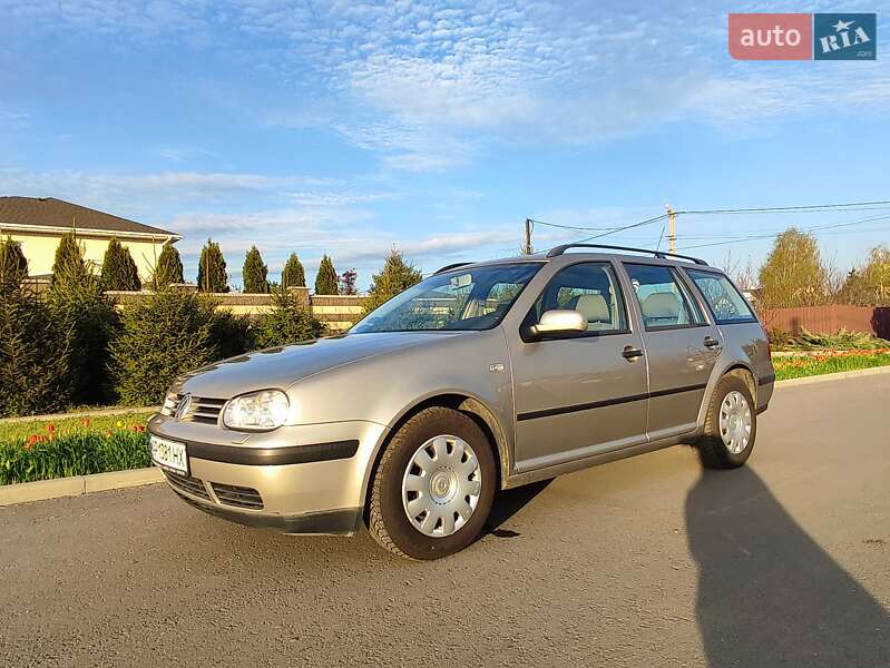 Универсал Volkswagen Golf 2004 в 