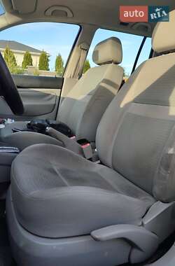 Универсал Volkswagen Golf 2004 в 
