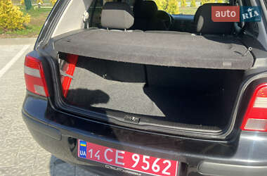 Хэтчбек Volkswagen Golf 2002 в 