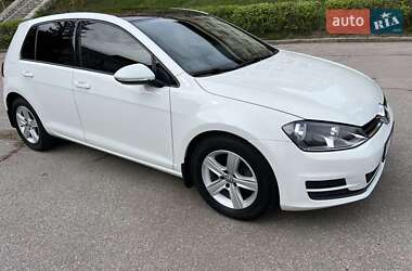 Хетчбек Volkswagen Golf 2017 в Києві