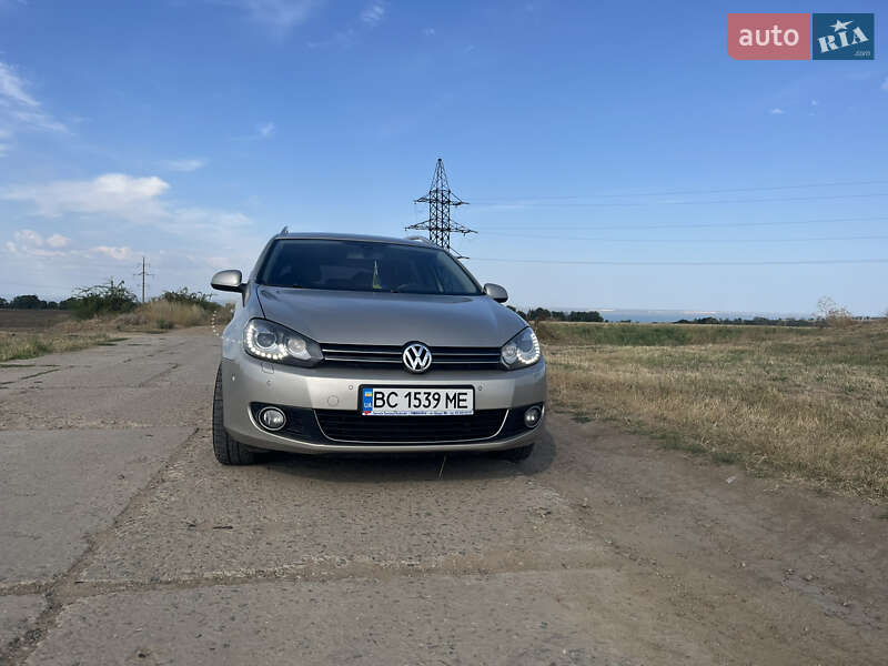 Универсал Volkswagen Golf 2012 в Староказачьем