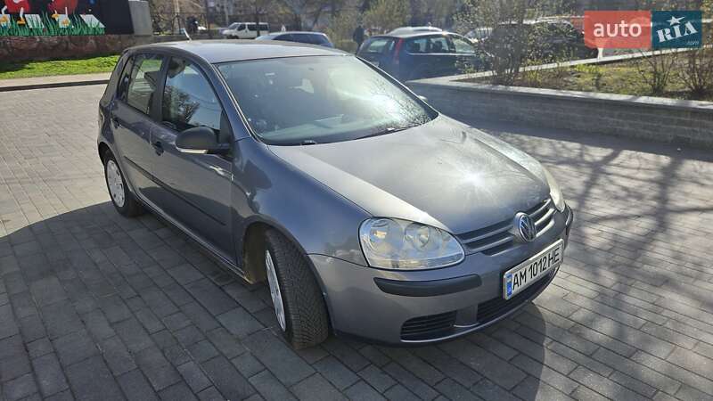 Хэтчбек Volkswagen Golf 2008 в Житомире
