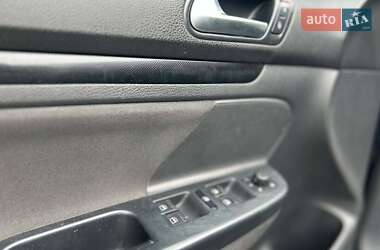 Універсал Volkswagen Golf 2010 в 