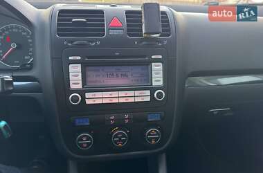 Хэтчбек Volkswagen Golf 2008 в 