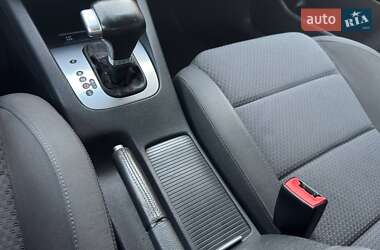 Хэтчбек Volkswagen Golf 2008 в 
