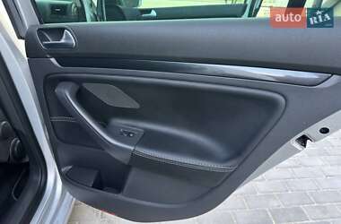 Хэтчбек Volkswagen Golf 2008 в 
