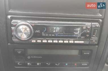 Хетчбек Volkswagen Golf 2002 в 