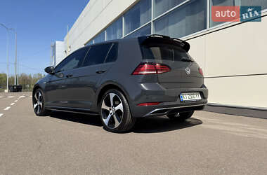 Хетчбек Volkswagen Golf 2017 в 