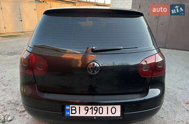 Хэтчбек Volkswagen Golf 2004 в 