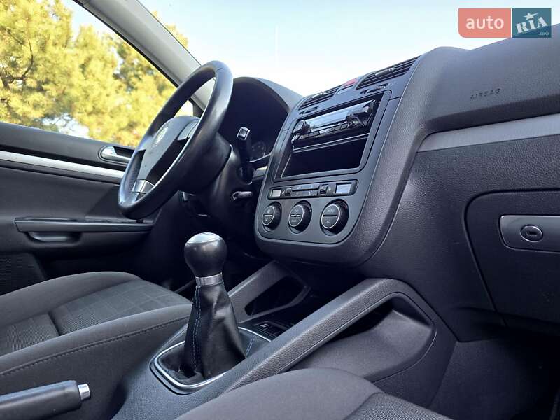 Хэтчбек Volkswagen Golf 2008 в Полтаве
