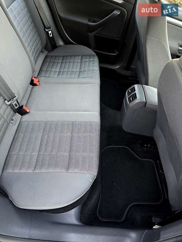 Хэтчбек Volkswagen Golf 2008 в Полтаве