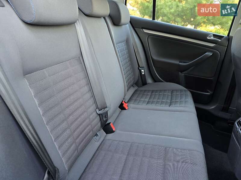 Хэтчбек Volkswagen Golf 2008 в Полтаве