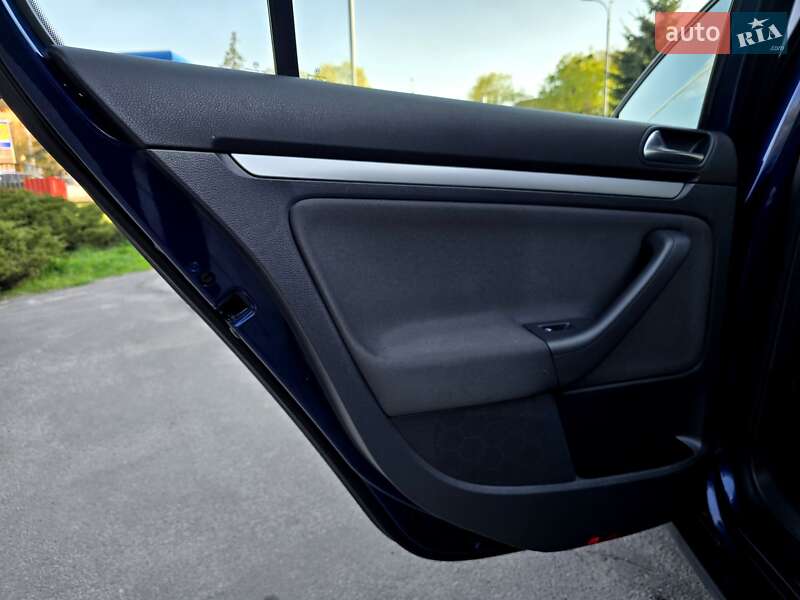 Хэтчбек Volkswagen Golf 2008 в Полтаве