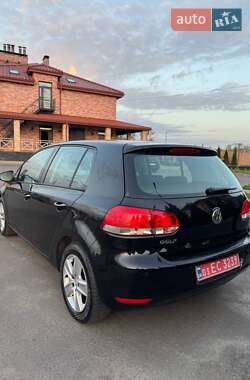 Хетчбек Volkswagen Golf 2009 в 