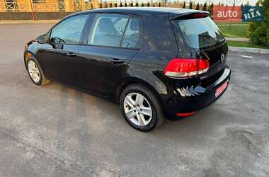 Хетчбек Volkswagen Golf 2009 в 