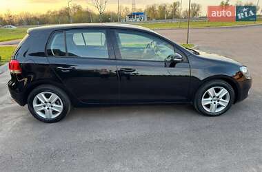 Хетчбек Volkswagen Golf 2009 в 