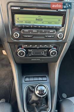 Хетчбек Volkswagen Golf 2009 в 