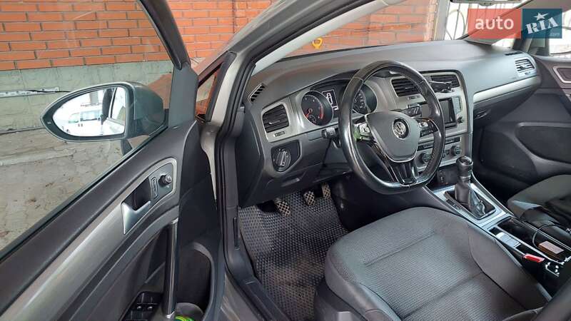 Універсал Volkswagen Golf 2014 в Трускавці