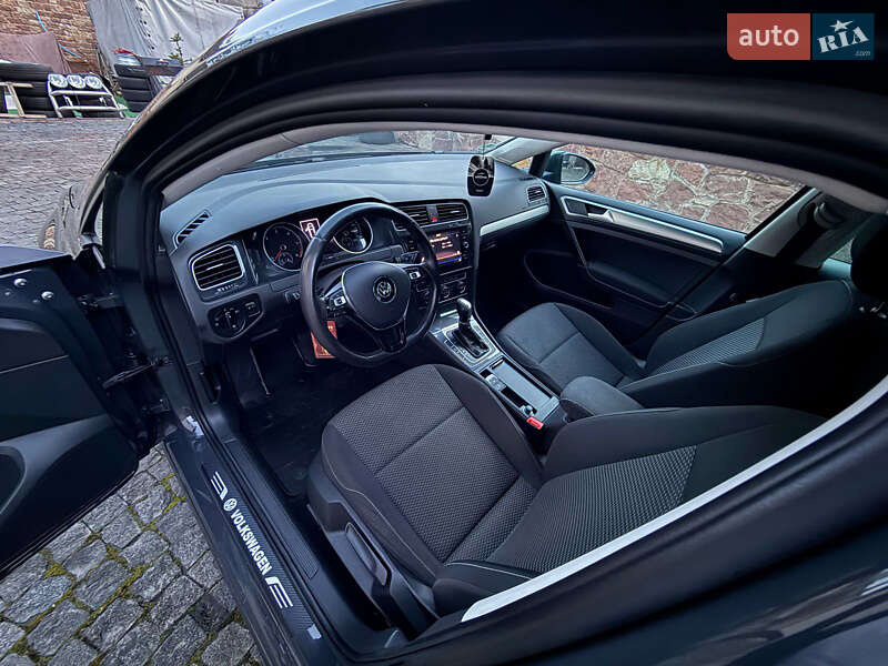 Универсал Volkswagen Golf 2017 в Тернополе