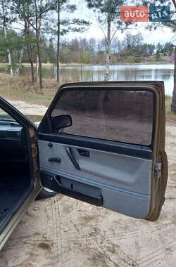 Хэтчбек Volkswagen Golf 1986 в 