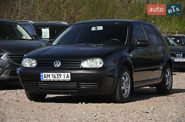 Хэтчбек Volkswagen Golf 2003 в 