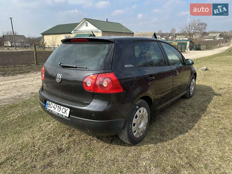 Хэтчбек Volkswagen Golf 2006 в Лановцах