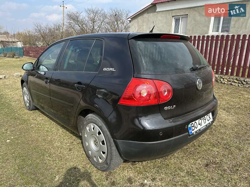 Хэтчбек Volkswagen Golf 2006 в Лановцах