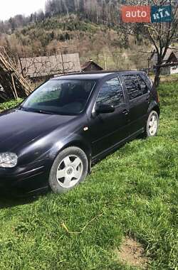 Хетчбек Volkswagen Golf 1998 в Чернівцях