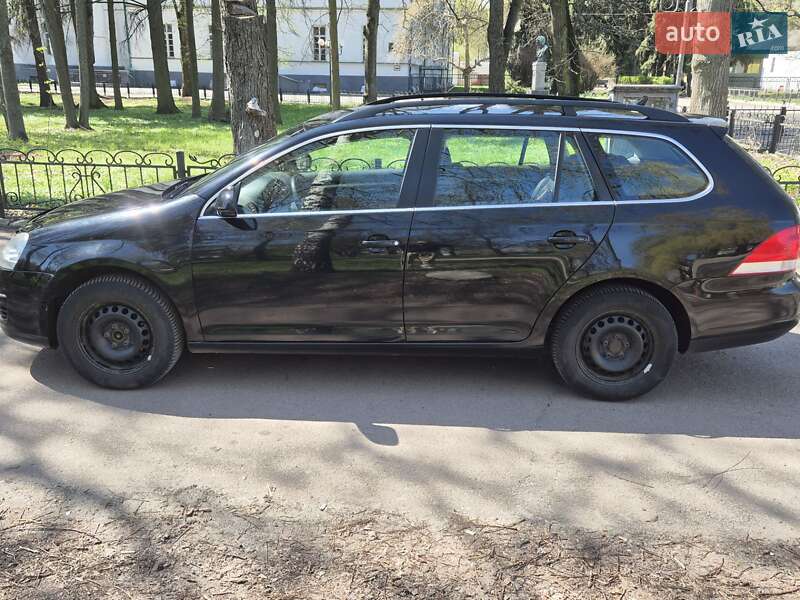 Універсал Volkswagen Golf 2009 в 