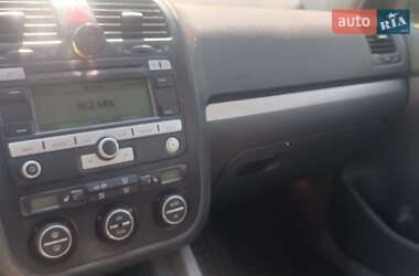 Універсал Volkswagen Golf 2009 в 