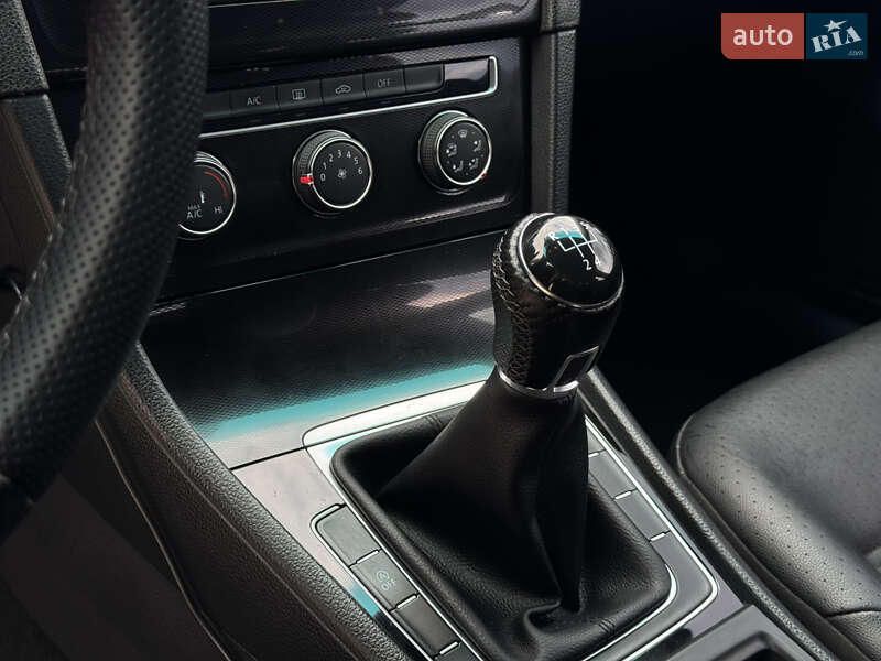 Універсал Volkswagen Golf 2013 в Ковелі