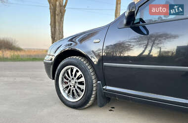 Хетчбек Volkswagen Golf 2001 в 