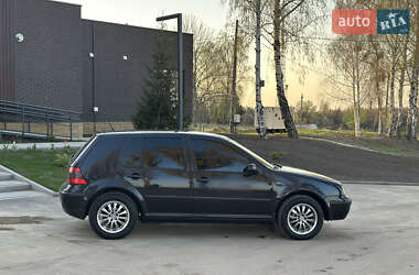 Хетчбек Volkswagen Golf 2001 в 