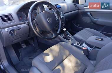 Хэтчбек Volkswagen Golf 2006 в 