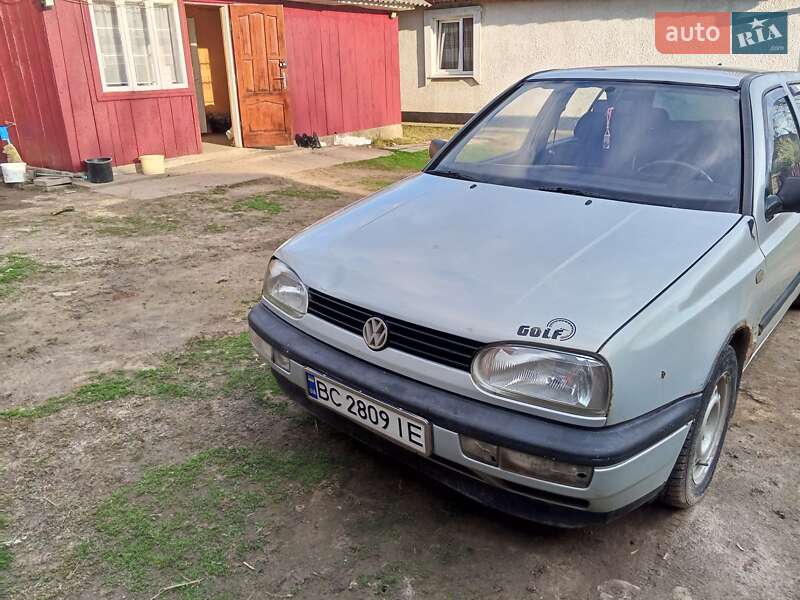 Хэтчбек Volkswagen Golf 1997 в Яворове