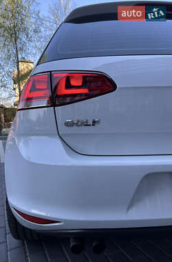 Хэтчбек Volkswagen Golf 2016 в 
